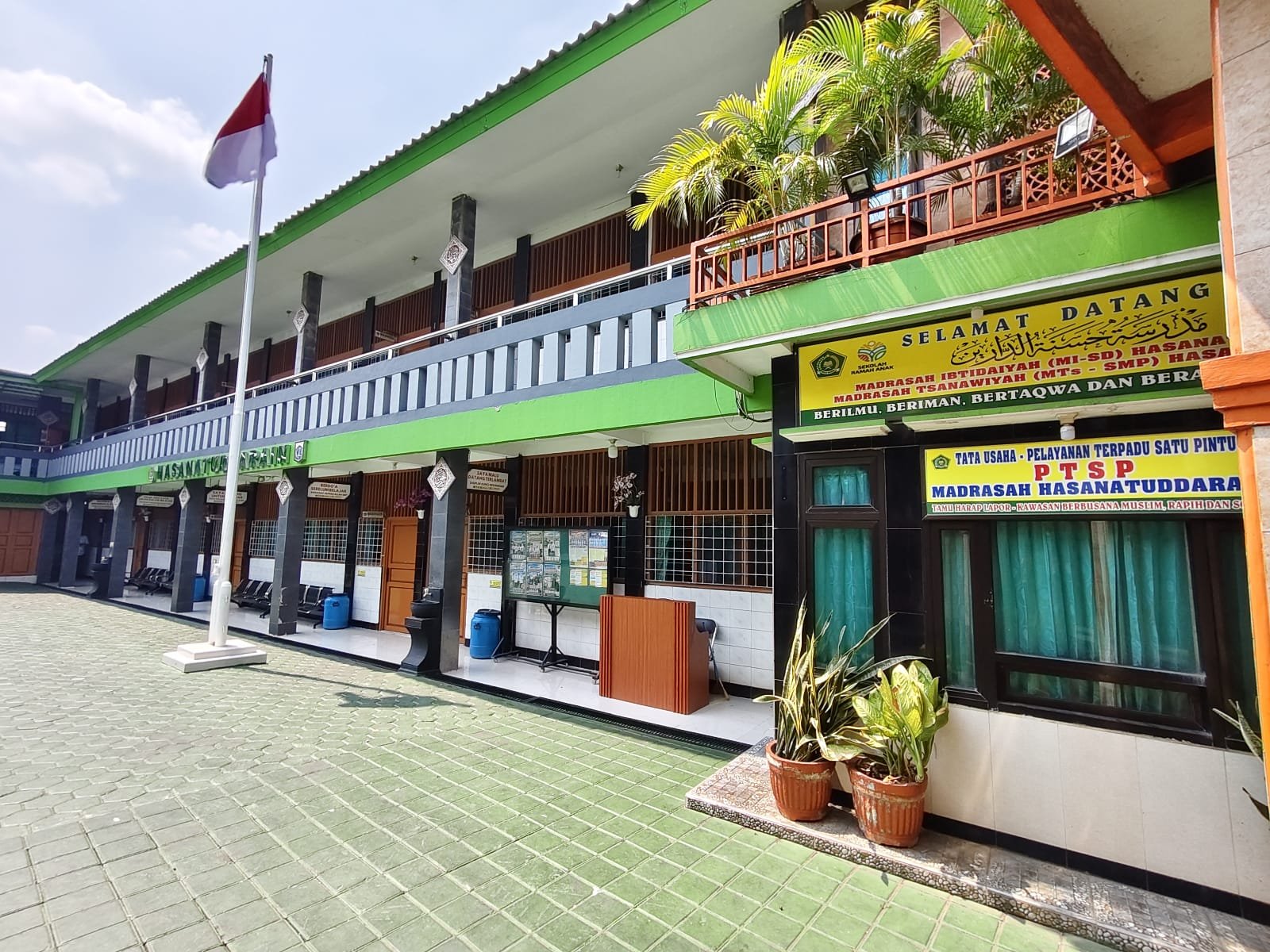 Gedung Mdrasah